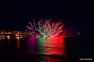 Los fuegos de Melenara, una explosión de color (Foto Celia Fernández)